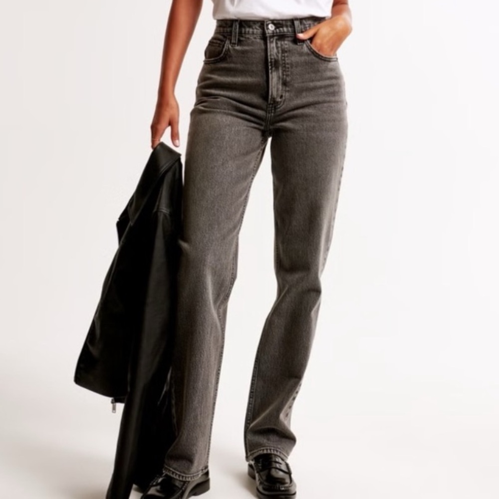 Abercrombie Ultra High Rise 90s Straight Jean